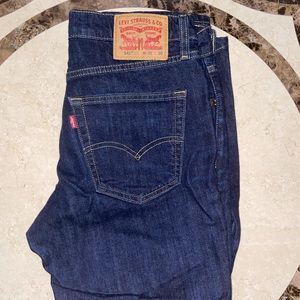 Levi Jeans. Size: 32-30 541-Athletic fit